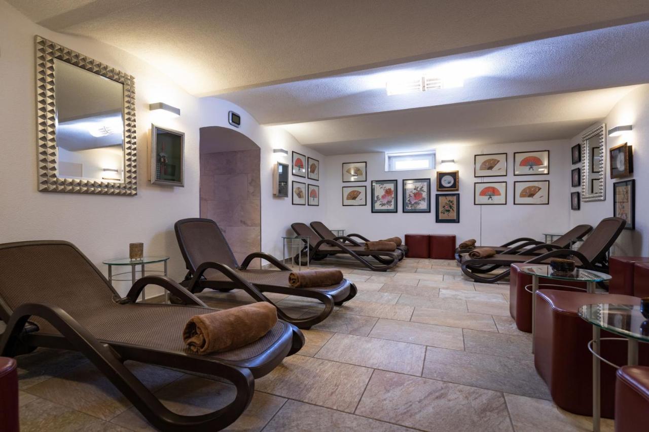 Active & Wellness Hotel Subterra Ostrov  Dış mekan fotoğraf