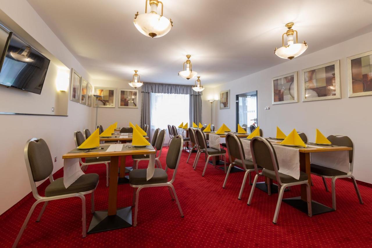 Active & Wellness Hotel Subterra Ostrov  Dış mekan fotoğraf