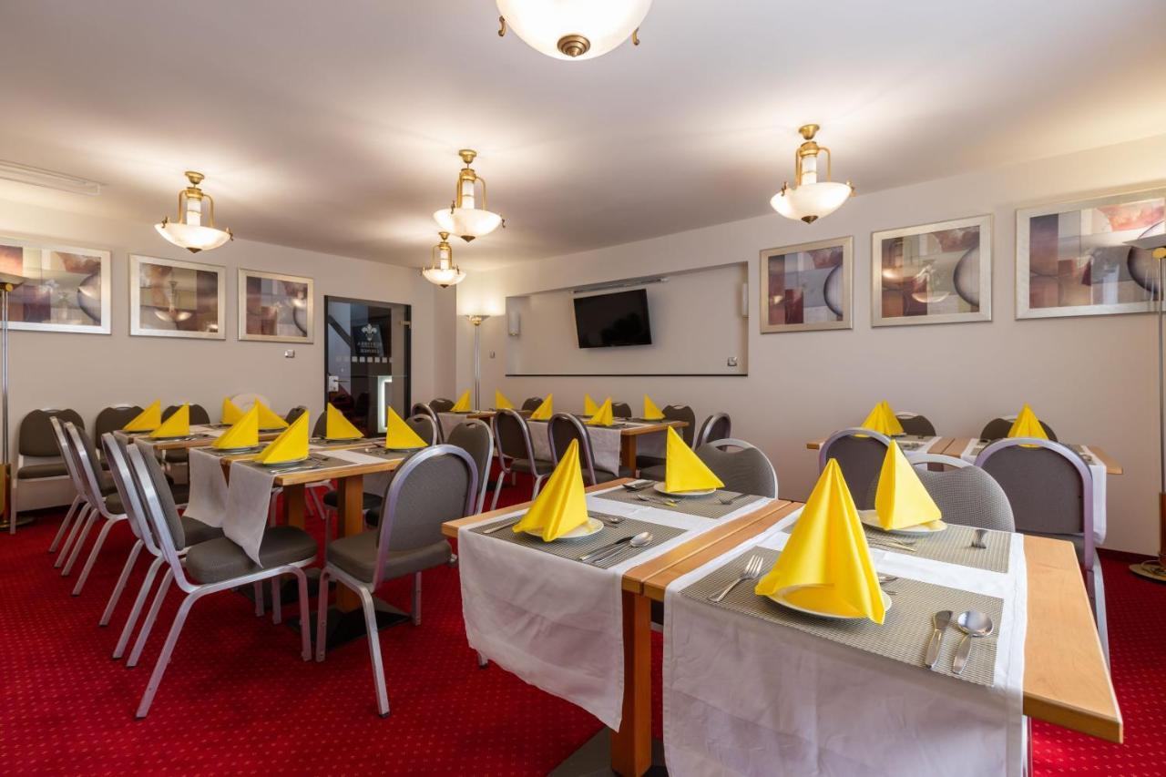 Active & Wellness Hotel Subterra Ostrov  Dış mekan fotoğraf