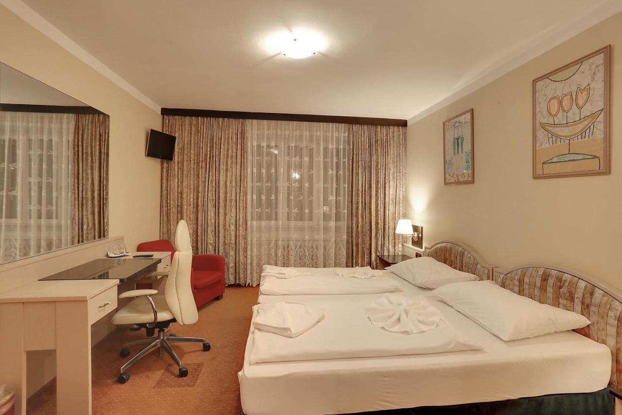 Active & Wellness Hotel Subterra Ostrov  Oda fotoğraf