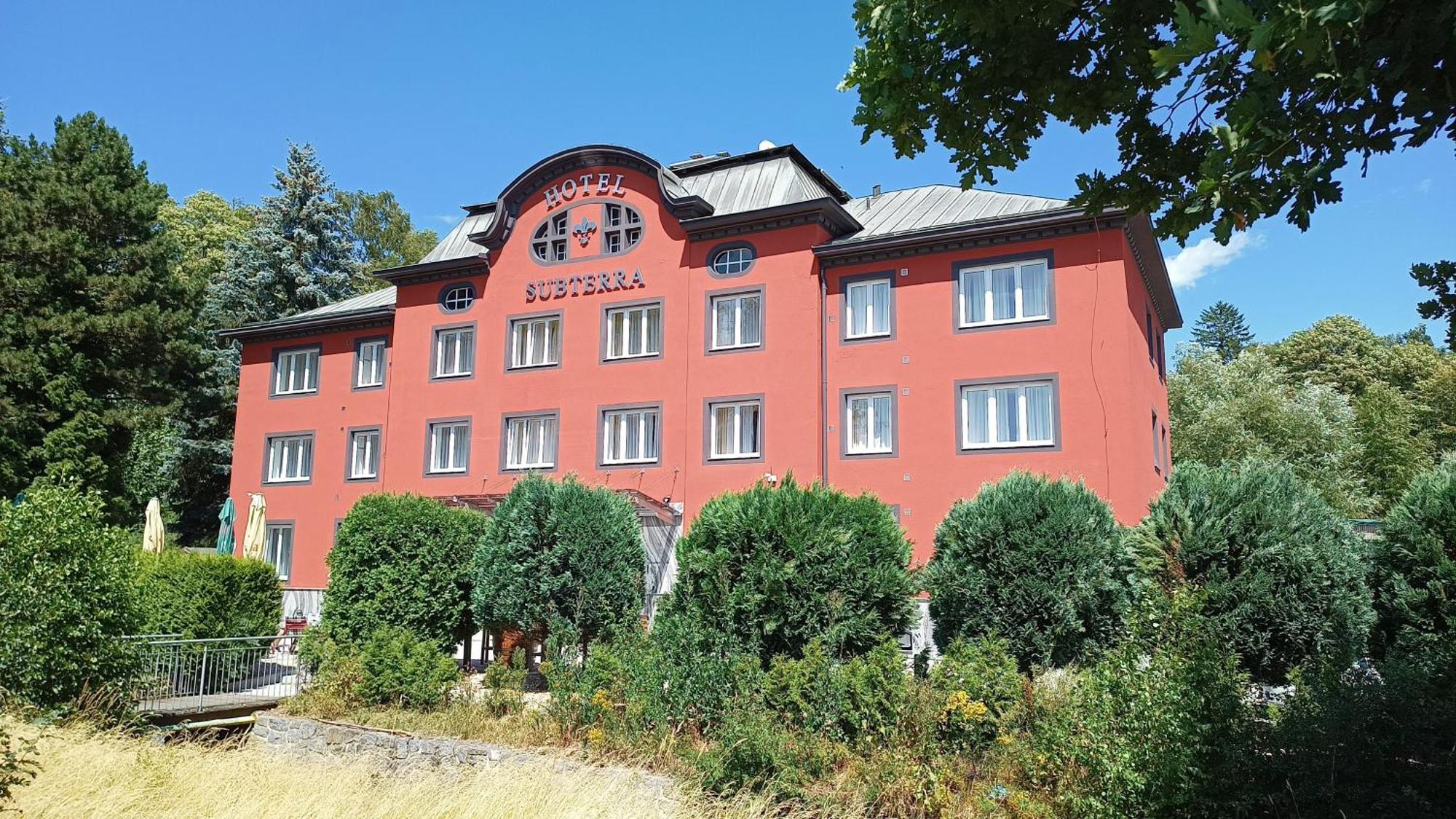 Active & Wellness Hotel Subterra Ostrov  Dış mekan fotoğraf