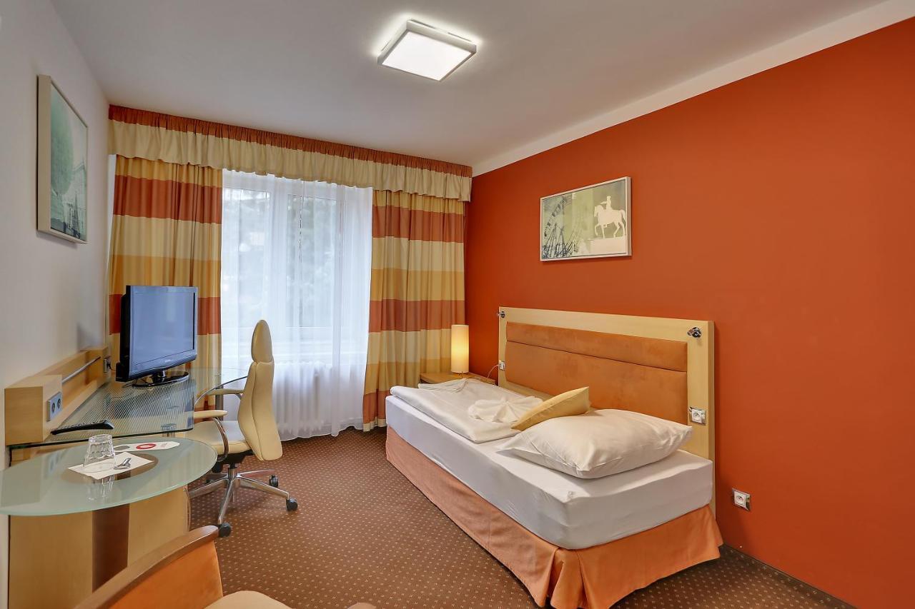 Active & Wellness Hotel Subterra Ostrov  Dış mekan fotoğraf